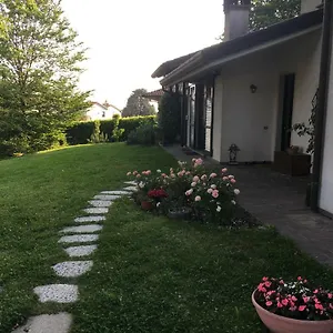 Bed & Breakfast Elleboro, Carugo