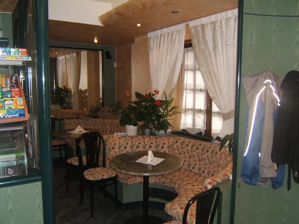 **  Hotel Berlinghera Сорико Италия